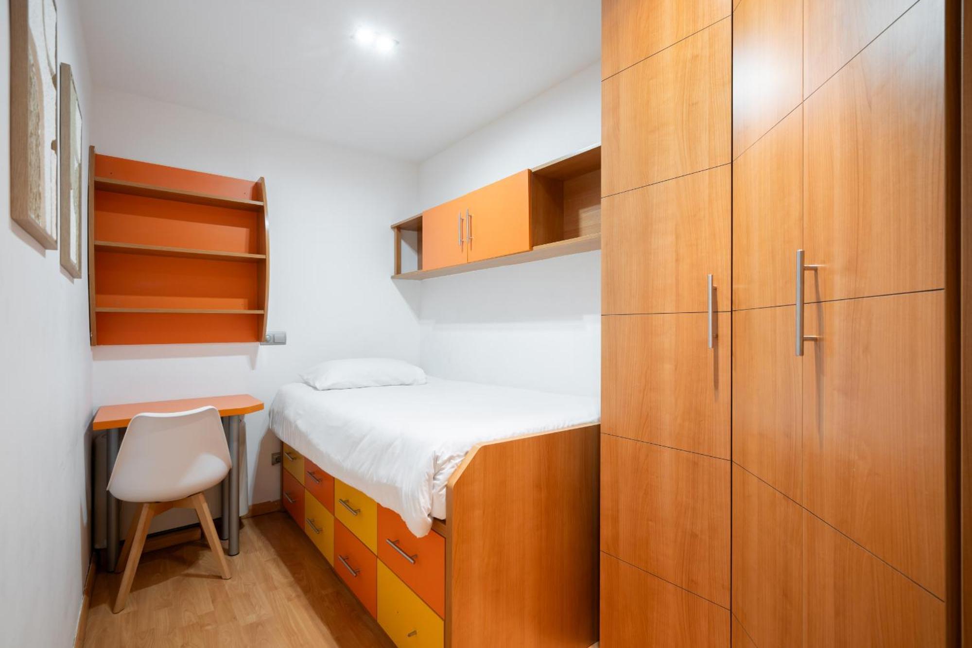 Apartamento En Plaza De Espana Alquiler Temporal Madrid Luaran gambar
