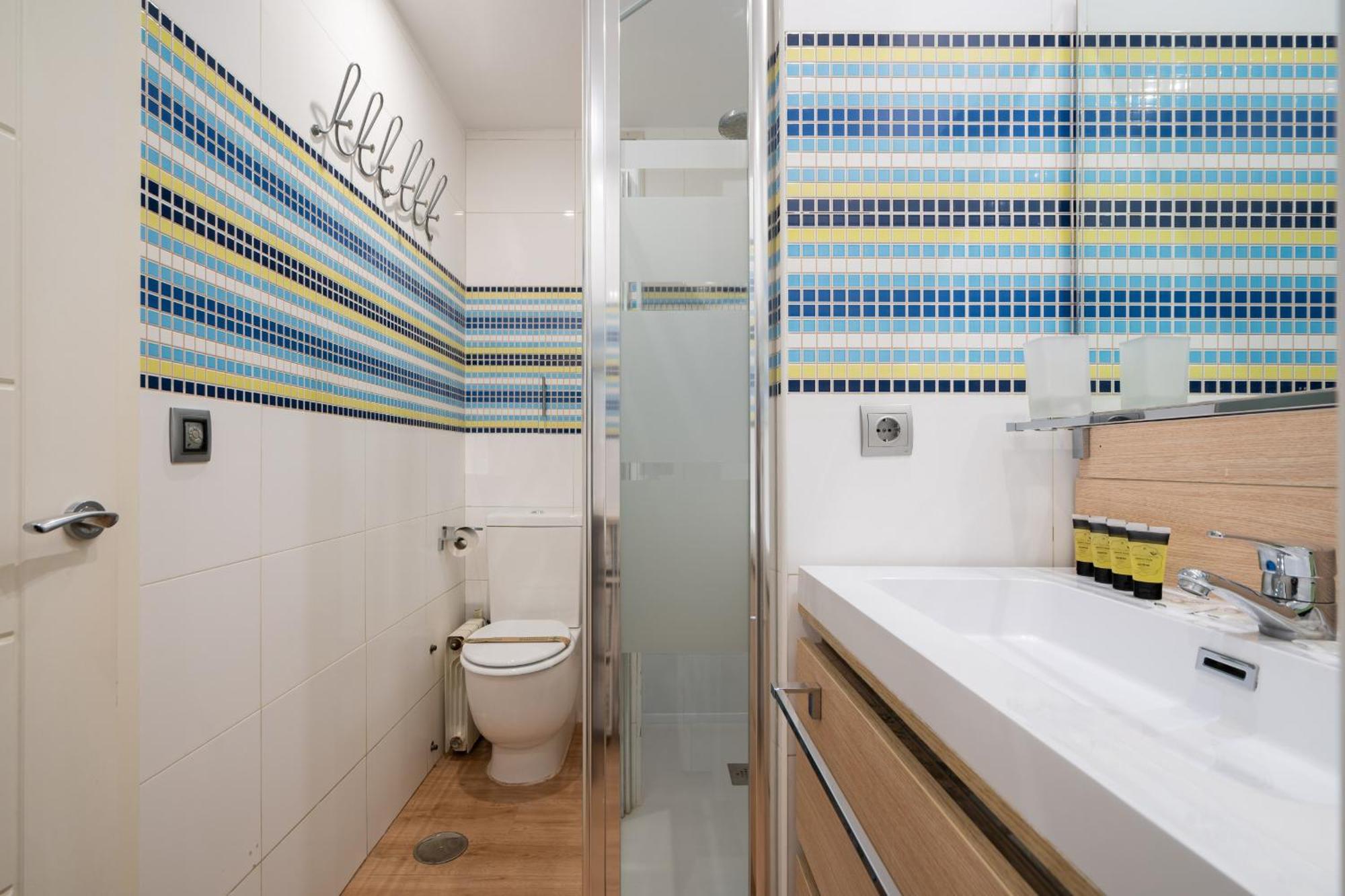 Apartamento En Plaza De Espana Alquiler Temporal Madrid Luaran gambar
