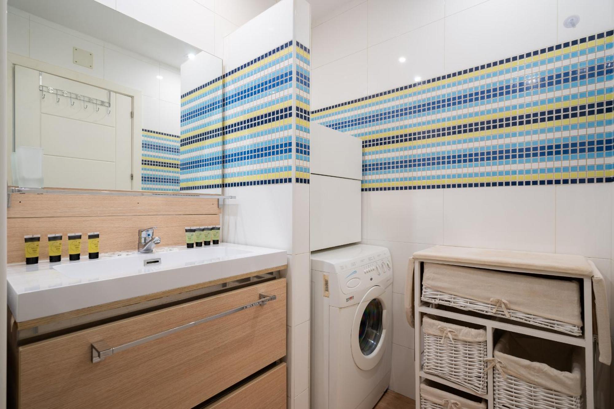 Apartamento En Plaza De Espana Alquiler Temporal Madrid Luaran gambar