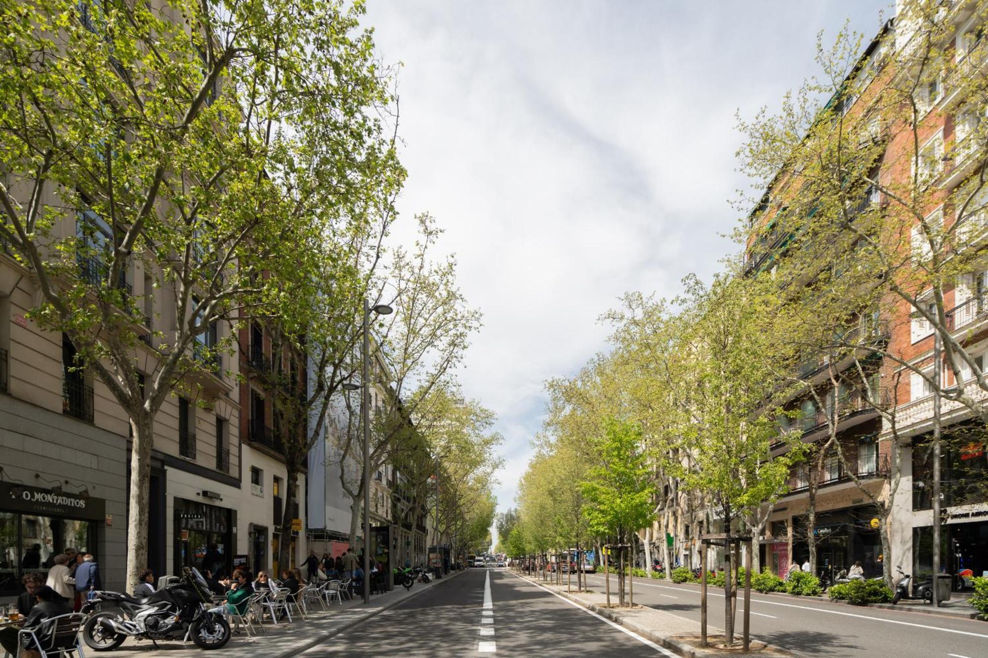 Apartamento En Plaza De Espana Alquiler Temporal Madrid Luaran gambar